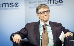 News bbb - Bill Gates poleca ksiki na lato. Co wybra wsptwrca Microsoftu?
