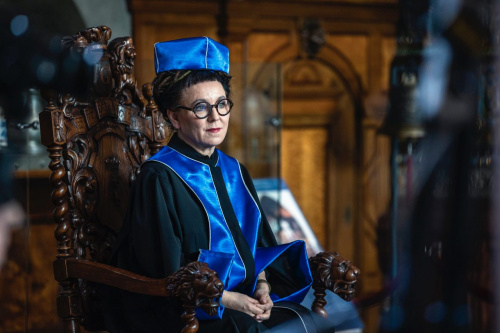 News bbb - Olga Tokarczuk odebraa tytu doktora honorowego Uniwersytetu Gdaskiego