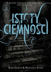 Ok�adka - Istoty ciemno�ci