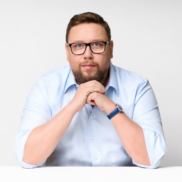 Slider - Pisarz przesta� by� natchnionym demiurgiem. Wywiad z Wojciechem Gustowskim