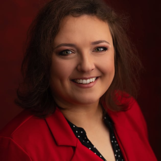 Slider - Polityk� warto �ledzi�, bo pr�dzej czy p�niej zainteresuje si� nami. Wywiad z Agath� Rae