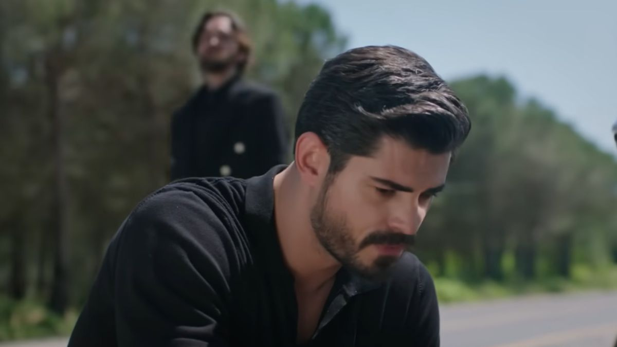 Panna młoda odc. 77, 78. Płatny morderca próbuje zabić Cihana!