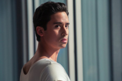 News - Michael Hsu Rosen - biografia. Kim jest Nabil z Tiny Pretty Things?