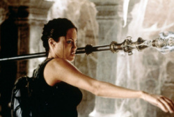 News - Lara Croft. Tomb Raider Film na podstawie gry, ksika na podstawie filmu...