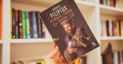 News - Taktyka pudeka czekoladek.  &amp;#8222;Po drugiej stronie ksiki&quot; Andrzeja Pilipiuka