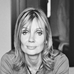 News - Nie yje znana pisarka kryminaw Mo Hayder