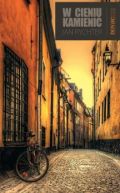 Ok�adka - W cieniu kamienic