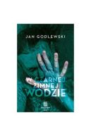 Okładka - W czarnej zimnej wodzie