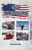 Ok�adka - Obcy w miasteczku