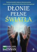 Ok�adka - D�onie pe�ne �wiat�a