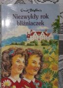 Ok�adka - Niezwyk�y rok bli�niaczek 