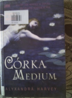 Okadka ksiki - Crka medium