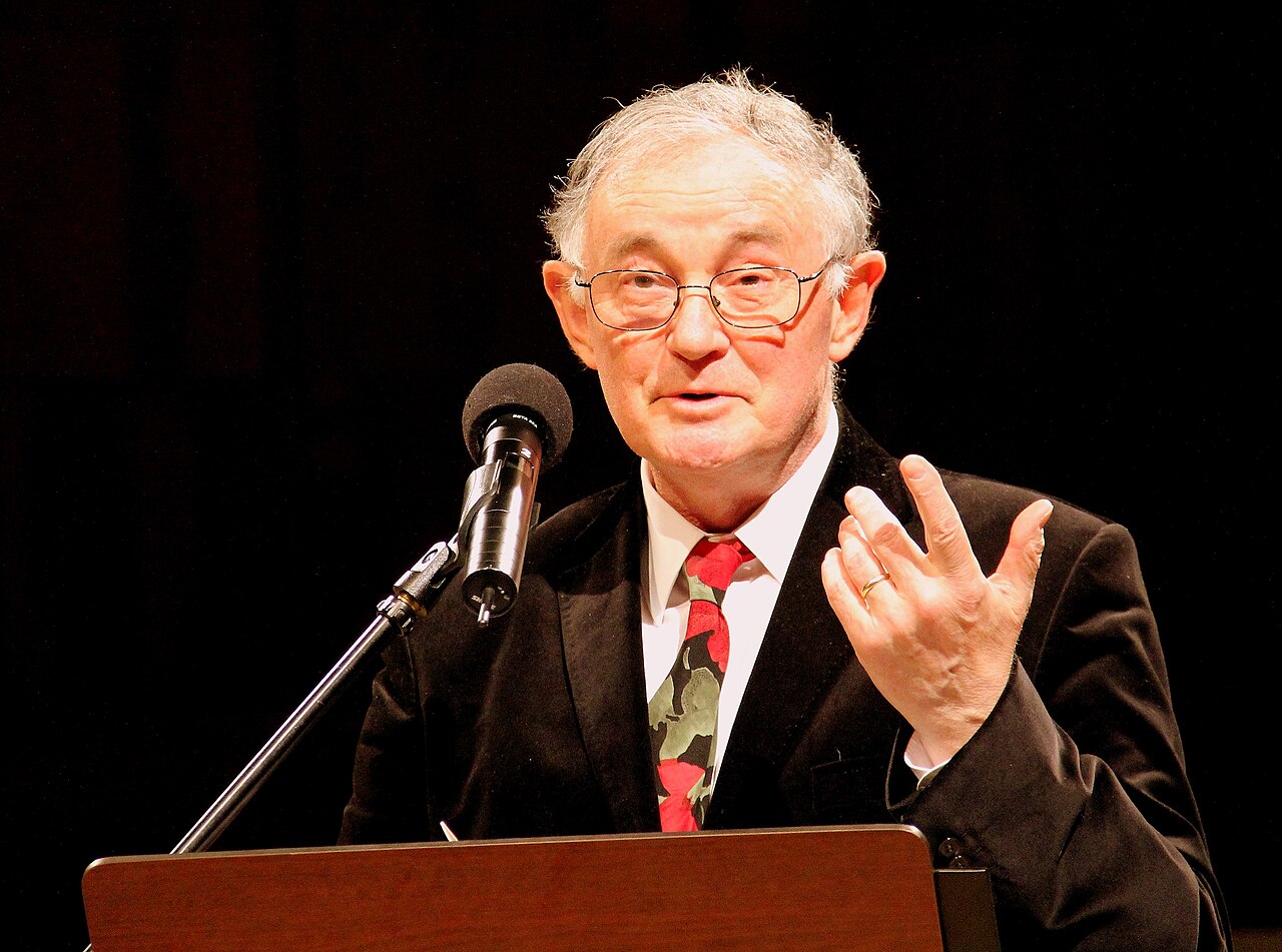 Autor - Wiktor Osiaty�ski