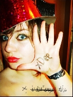 Ka�dego dnia wci�� si� ucz� jak �y�. Nie ja, nie Ty, spojrzymy kiedy� wstecz, czuj�c do siebie wstyd.