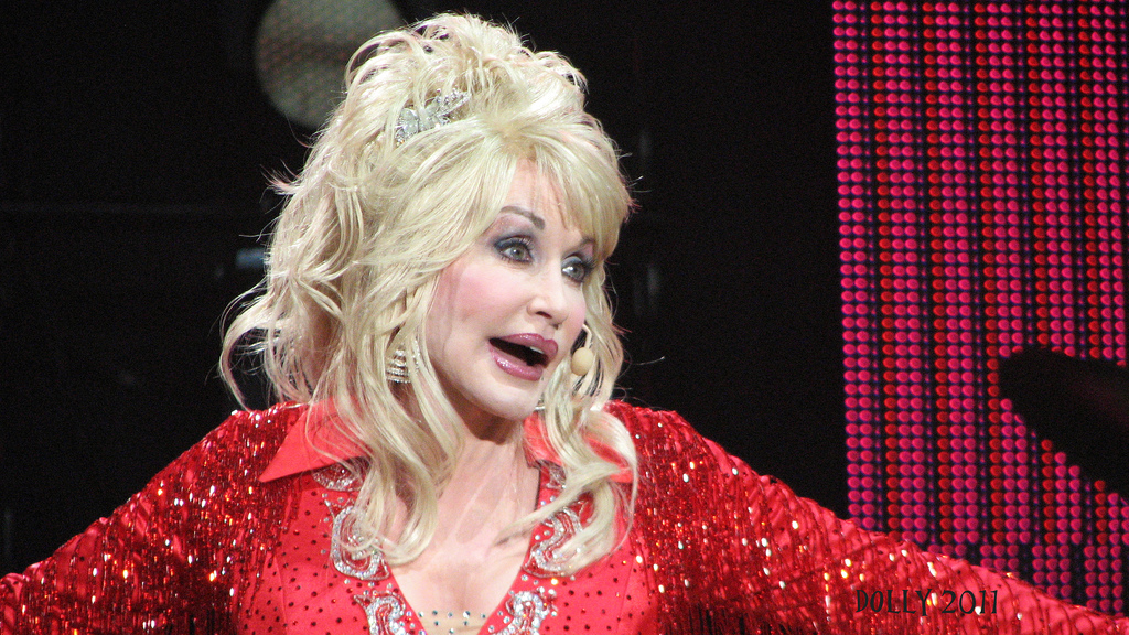 News Dolly Parton od lat rozdaje dzieciom ksi��ki. I robi to ca�kowicie bezinteresownie 