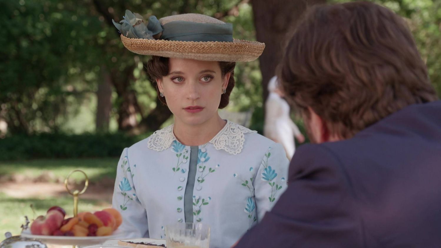 News La Promesa - pa�ac tajemnic - 229 odc. Jimena rezygnuje z wyjazdu. Curro wdaje si� w awantur� z Ramon�. Streszczenie 229 i 230 odc.