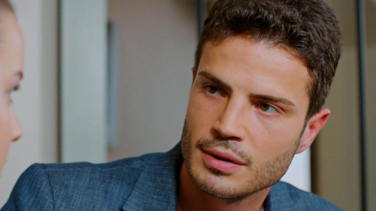 News Mio i nadzieja odc. 329, 330. Ege mwi wszystkim, e Cihan jest morderc! 