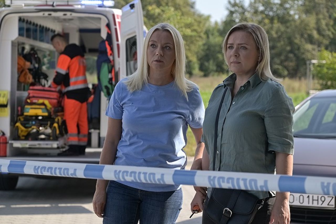 News Pierwsza mi�o�� - 3925 odc. Mateusz bawi si� kosztem Emilki! Streszczenie 3925 i 3926 odc