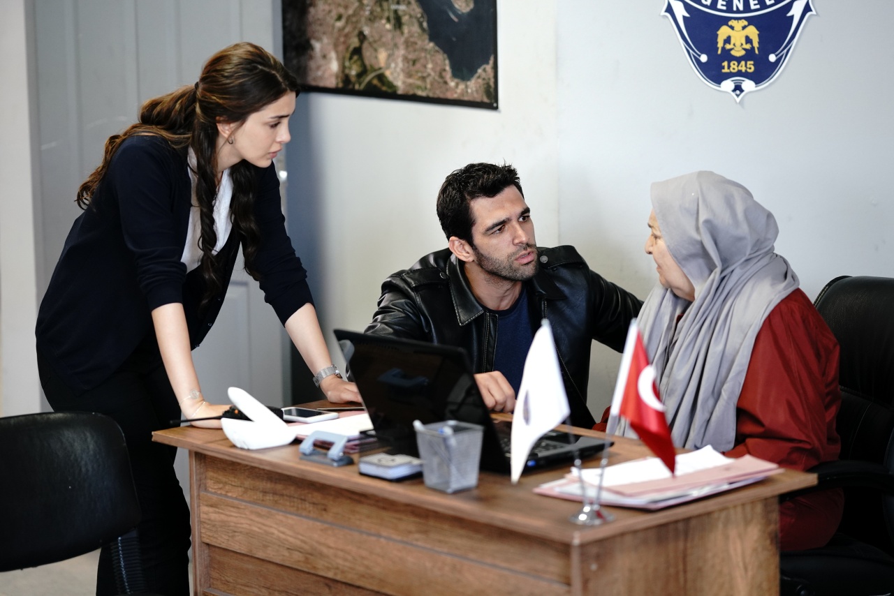 News Dziedzictwo - 371 odc. Yaman oskar�a Seher o zdrad�. Kobieta jest oburzona. Streszczenie 371 i 372 odcinka