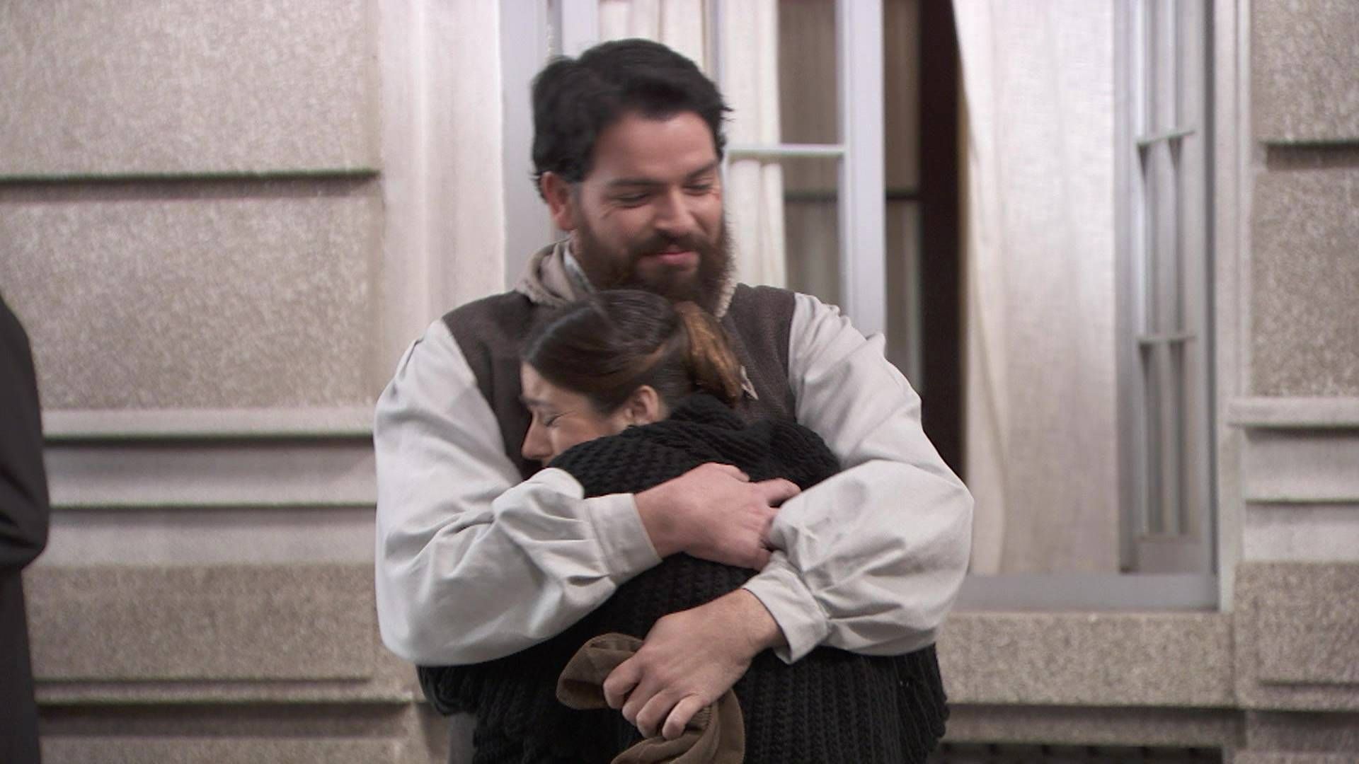 News Akacjowa 38 - 397 odc. Martin kolejny raz prosi Casild� o r�k�. Tym razem w wi�zieniu. Streszczenie 397 i 398 odc.