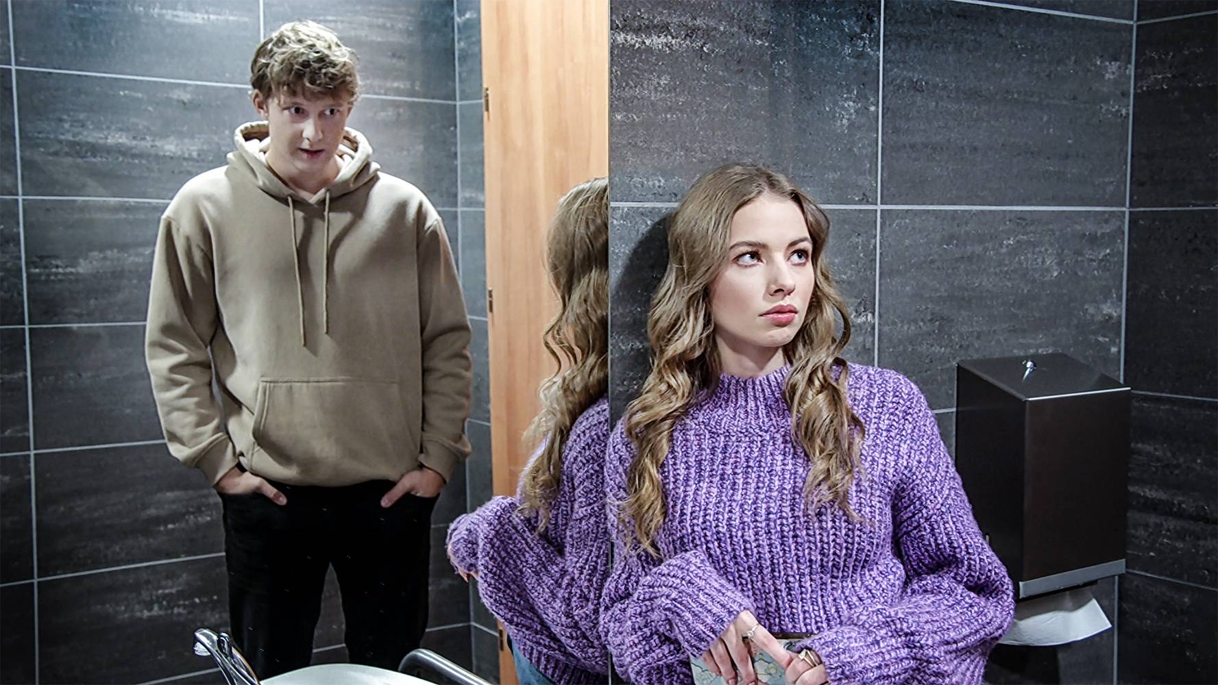 News Pierwsza mi�o�� - 3746 odc. Jolka i Tomek czekaj� na wyniki testu na ojcostwo. Streszczenie 3746 i 3747 odcinka