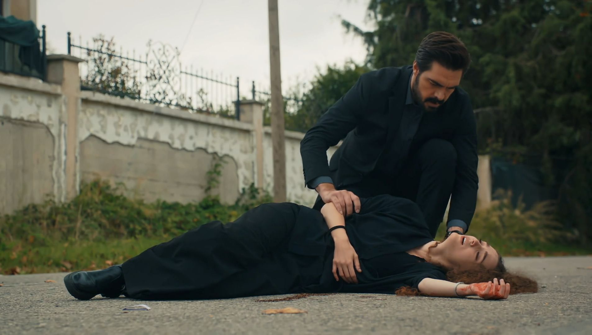 News Dziedzictwo odc. 633 i 634 streszczenie: Ferit ratuje Ayse. Nana pada ofiar� brutalnego ataku no�ownika!!! 