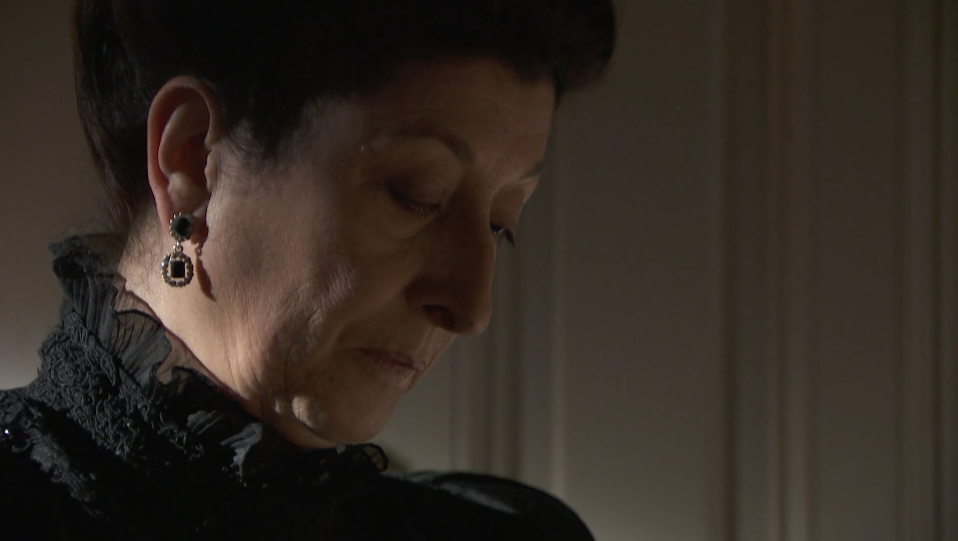 News Akacjowa 38 odc. 669. Ursula szykuje zemst� na Cayetanie i odwiedza tajemniczego Jaimego. Streszczenie 669 i 670 odc. 