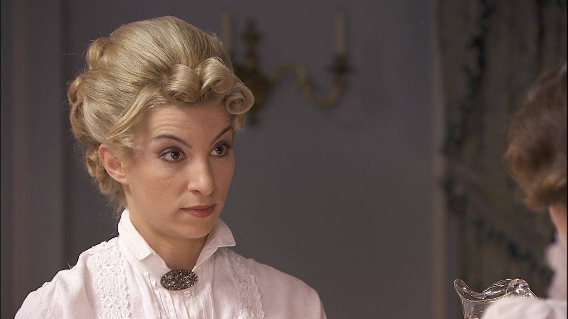 News Akacjowa 38 - 99 odc. Cayetana pilnuje, by nikt nie kupowa� ciast Manueli. S�siadki robi� to w tajemnicy. Streszczenie 99 i 100 odc. 