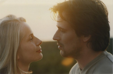 News „Zakochani”. Femme fatale wpad�a w sid�a