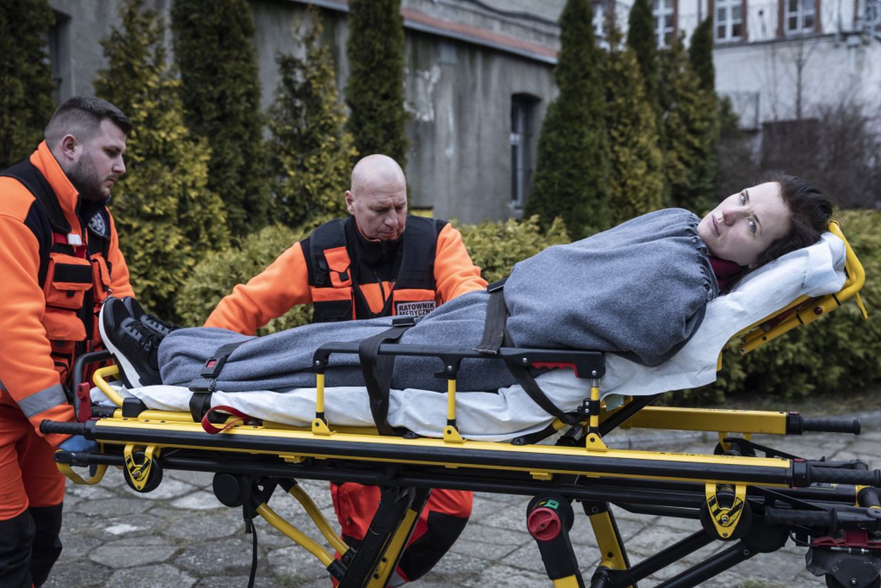 News Skazana 3: co wydarzy si� w 6 i 7 odcinku serialu? Pola trafia do szpitala psychiatrycznego