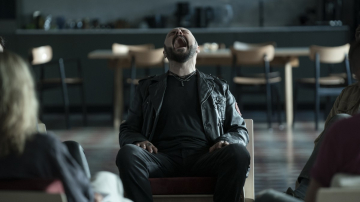 News „Informacja zwrotna” wkr�tce trafi na Netfliksa! Nowy zwiastun serialu na podstawie powie�ci �ulczyka