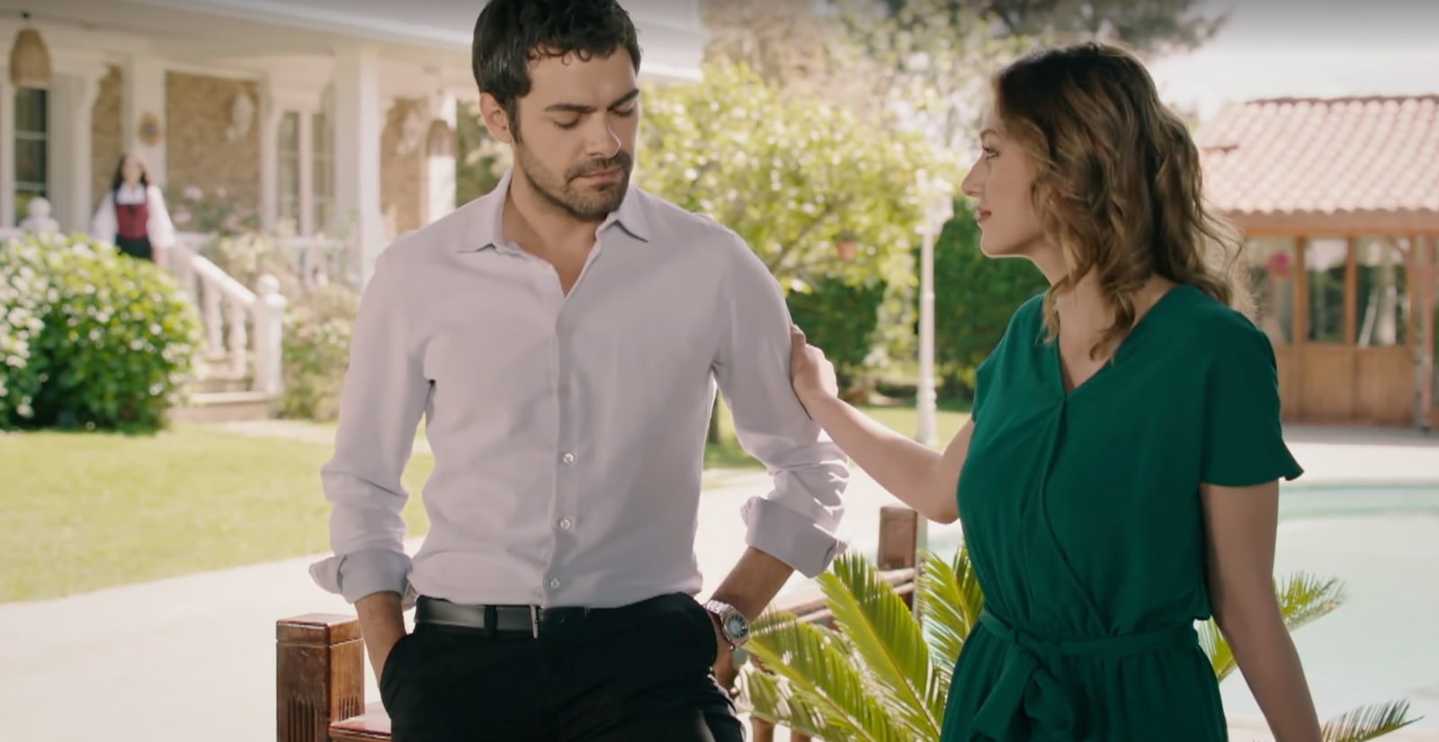 News Wichrowe wzg�rze - 179 odc. Babcia Zumrut atakuje Bern�. Streszczenie 179 i 180 odc. 