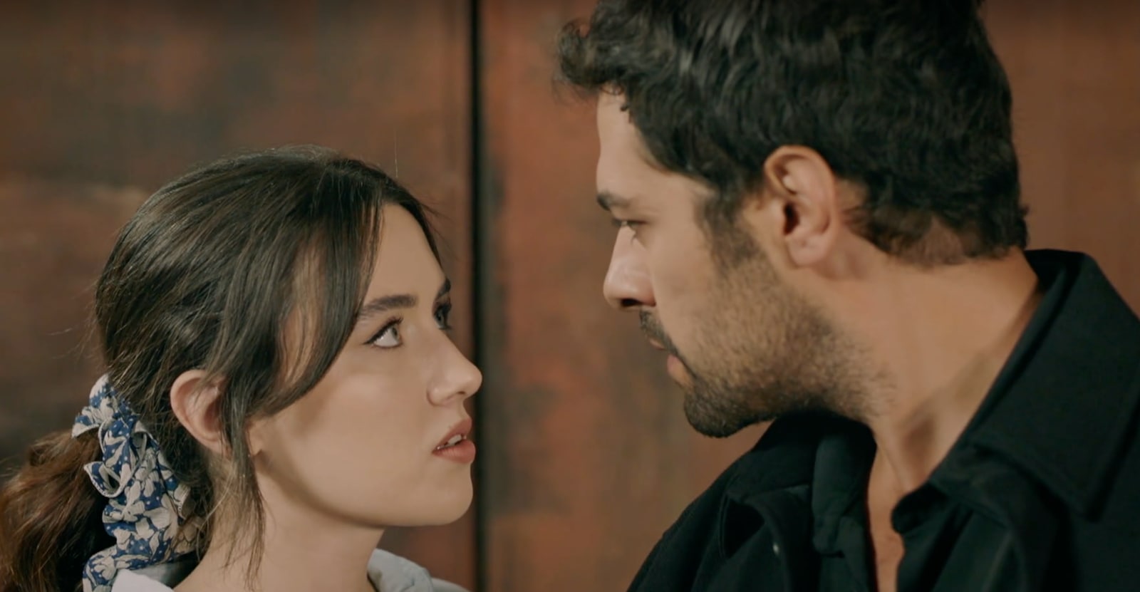 News Wichrowe wzg�rze - 262 odc. Kazim grozi Halilowi �mierci�. Streszczenie 262 i 263 odc. 