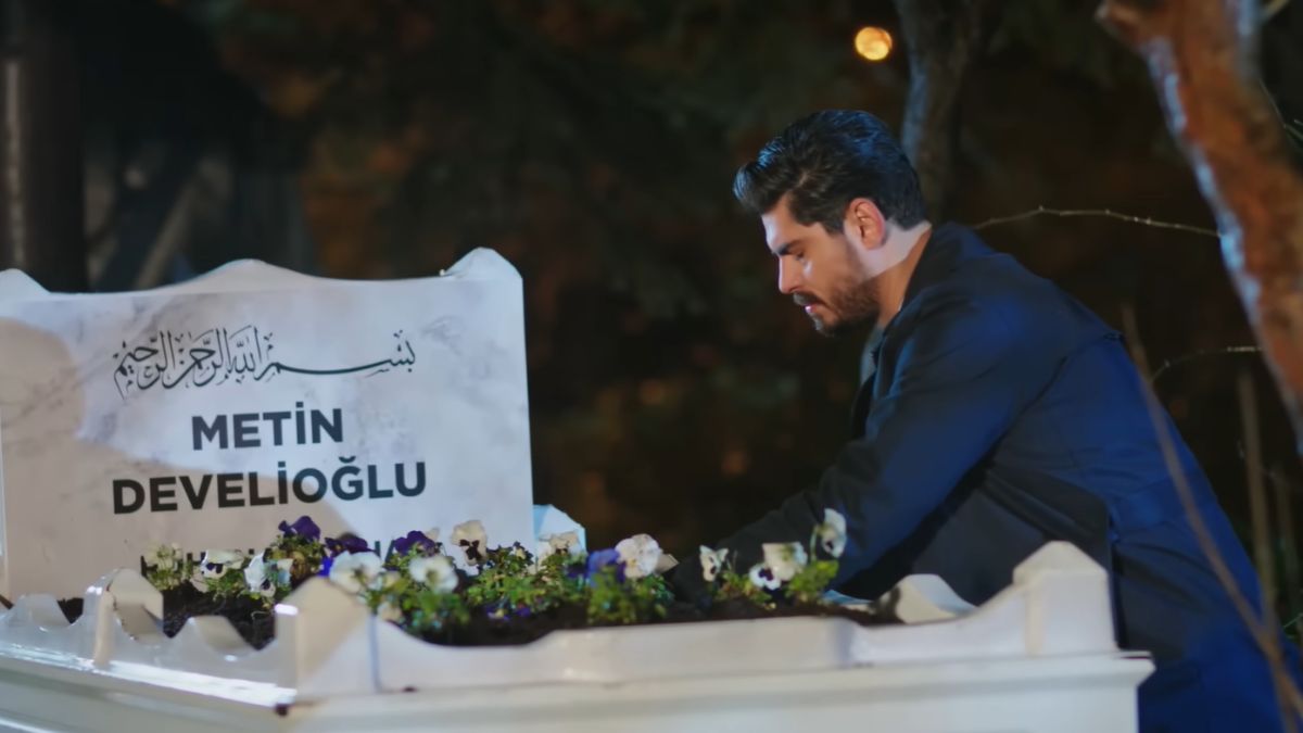 News Panna m�oda odc. 29, 30. Cihan wyznaje swoje emocje nad grobem brata