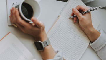 News Wydawnictwo Agora og�asza konkurs. Nagroda? Wydanie w�asnej ksi��ki!