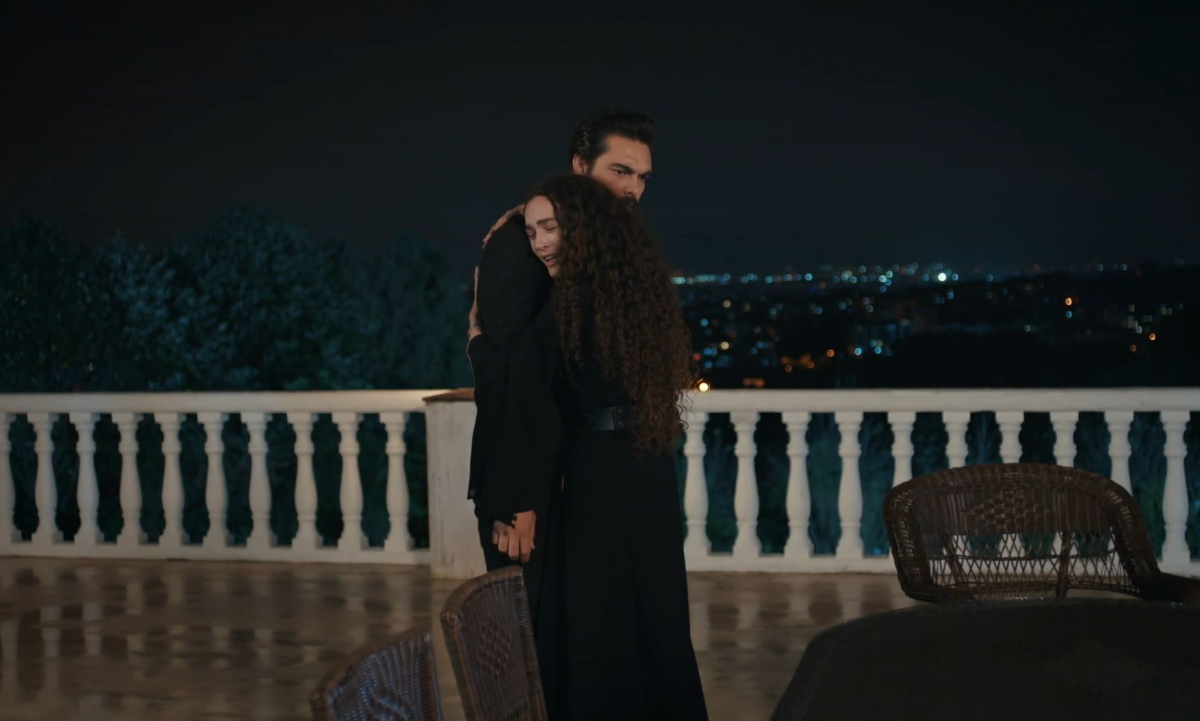 News Dziedzictwo odc. 640 i 641 streszczenie: Halit ginie w zasadzce! Nana dowiaduje si�, �e Idris jest MORDERC�!! 