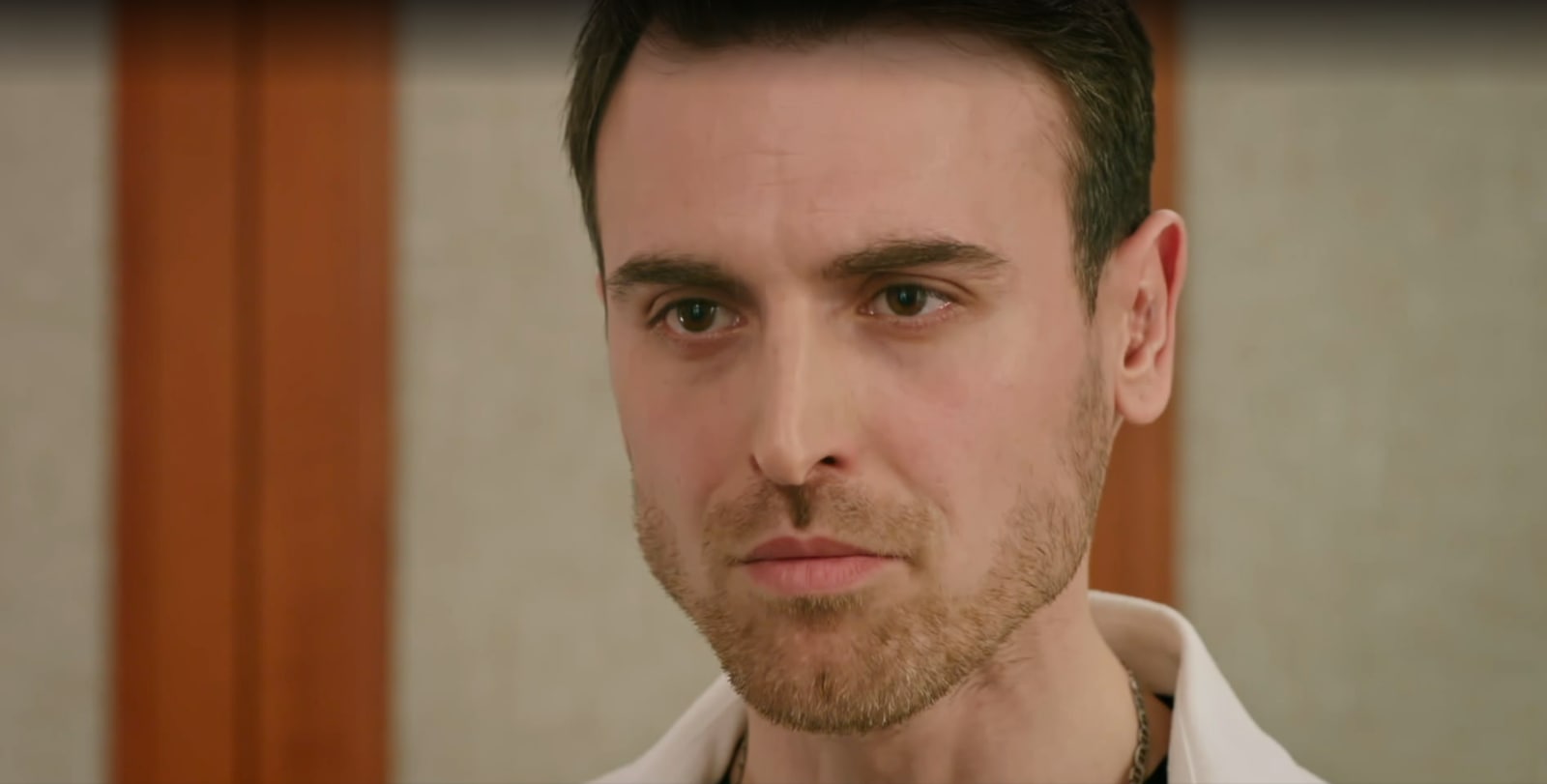 News Wichrowe wzg�rze - 140 odc. Alper chce zniszczy� Zeynep. Streszczenie 140 i 141 odc. 