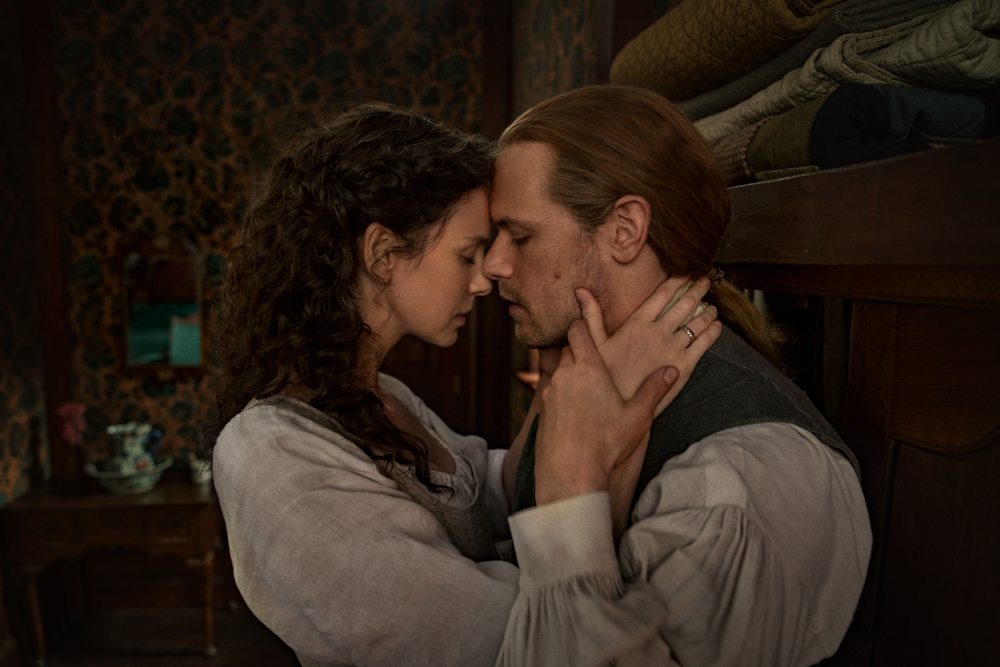 News Uwielbiany „Outlander” powsta� na podstawie ksi��ek. Co warto wiedzie� o serii Diany Gabaldon?