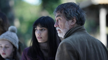 News Obietnica - 2 i 3 odcinek. Sarah uwa�a, �e dwa zagini�cia, to sprzed lat i to obecne s� powi�zane. Streszczenie odcink�w