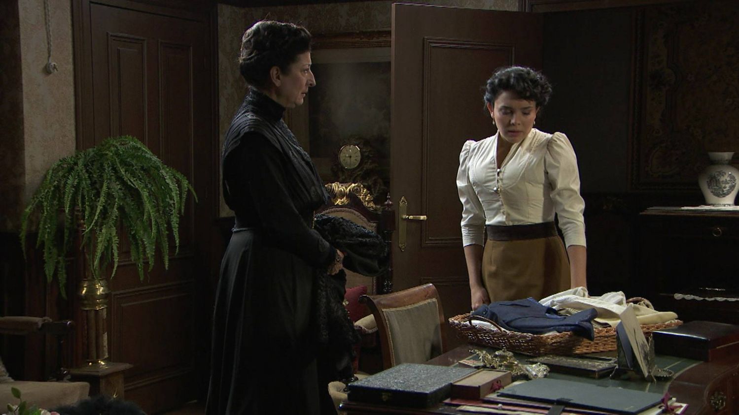 News Akacjowa 38 odc. 842 odc. Blanca jest za�amana. Diego �egna si� z bratem. Streszczenie 842 i 843 odc.