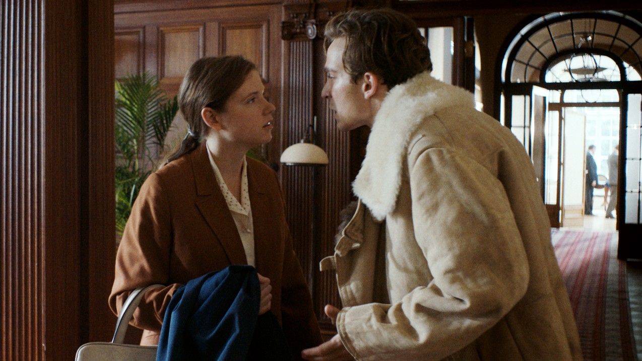 News Osiecka - 4 odc. Drogi Agnieszki i Marka H�aski si� rozchodz�. Ukochany wyje�d�a do Pary�a. Streszczenie 4 i 5 odcinka