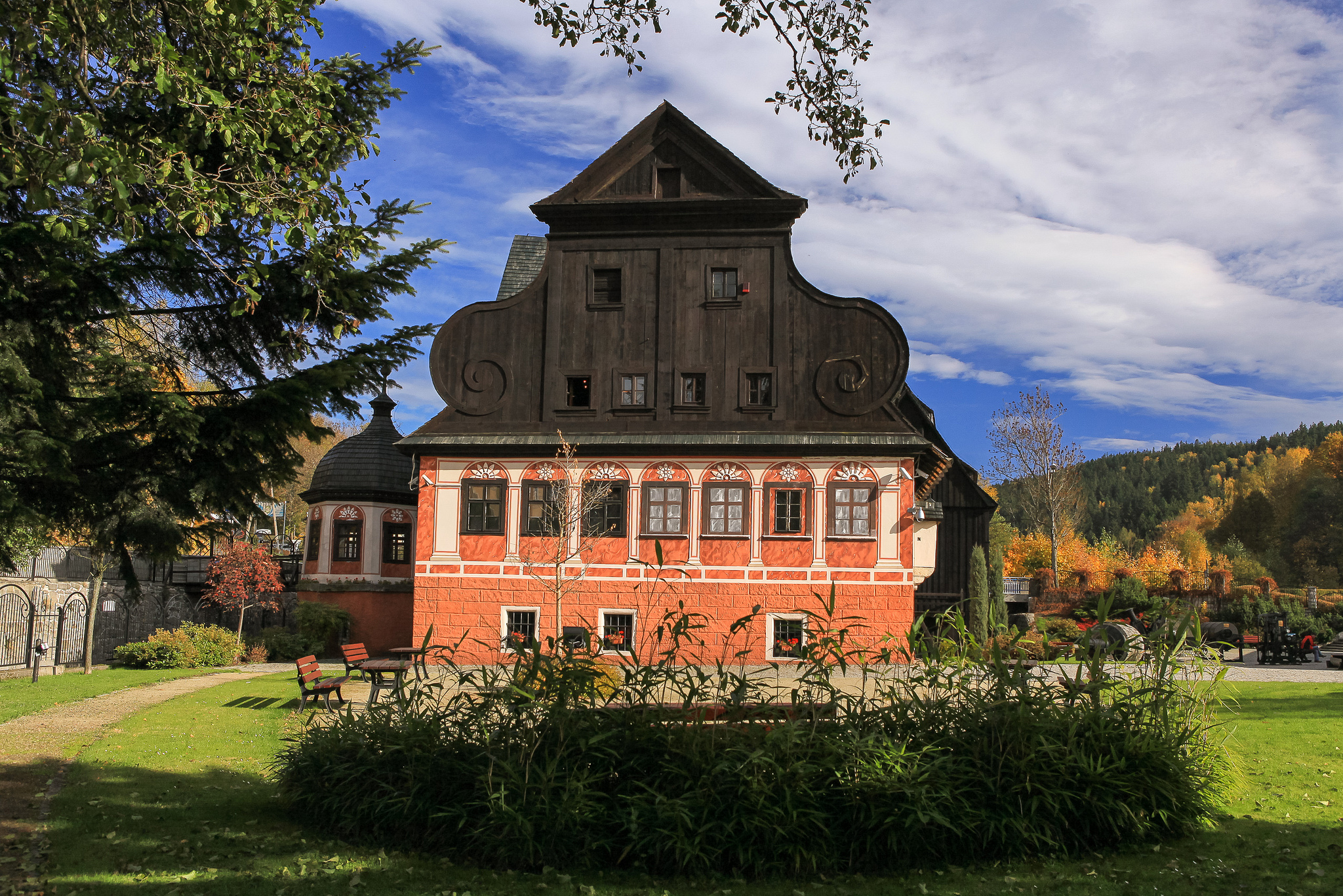 News Polscy tw�rcy zaproszeni na wie�. Czas na wakacje z literatur�