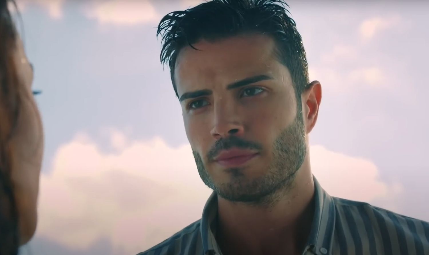 News Mi�o�� i nadzieja  - odc. 13. Ege dowiaduje si�, �e Zeynep... mieszka z Melis. Streszczenie 13 i 14 odc.