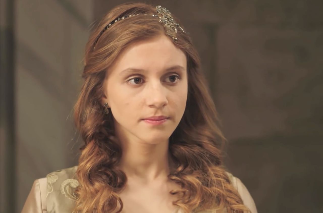 News Wspania�e stulecie: Su�tanka K�sem - 114 odc. Ajsze rzuca si� na Fari� ze sztyletem. Streszczenie 114 i 115 odcinka