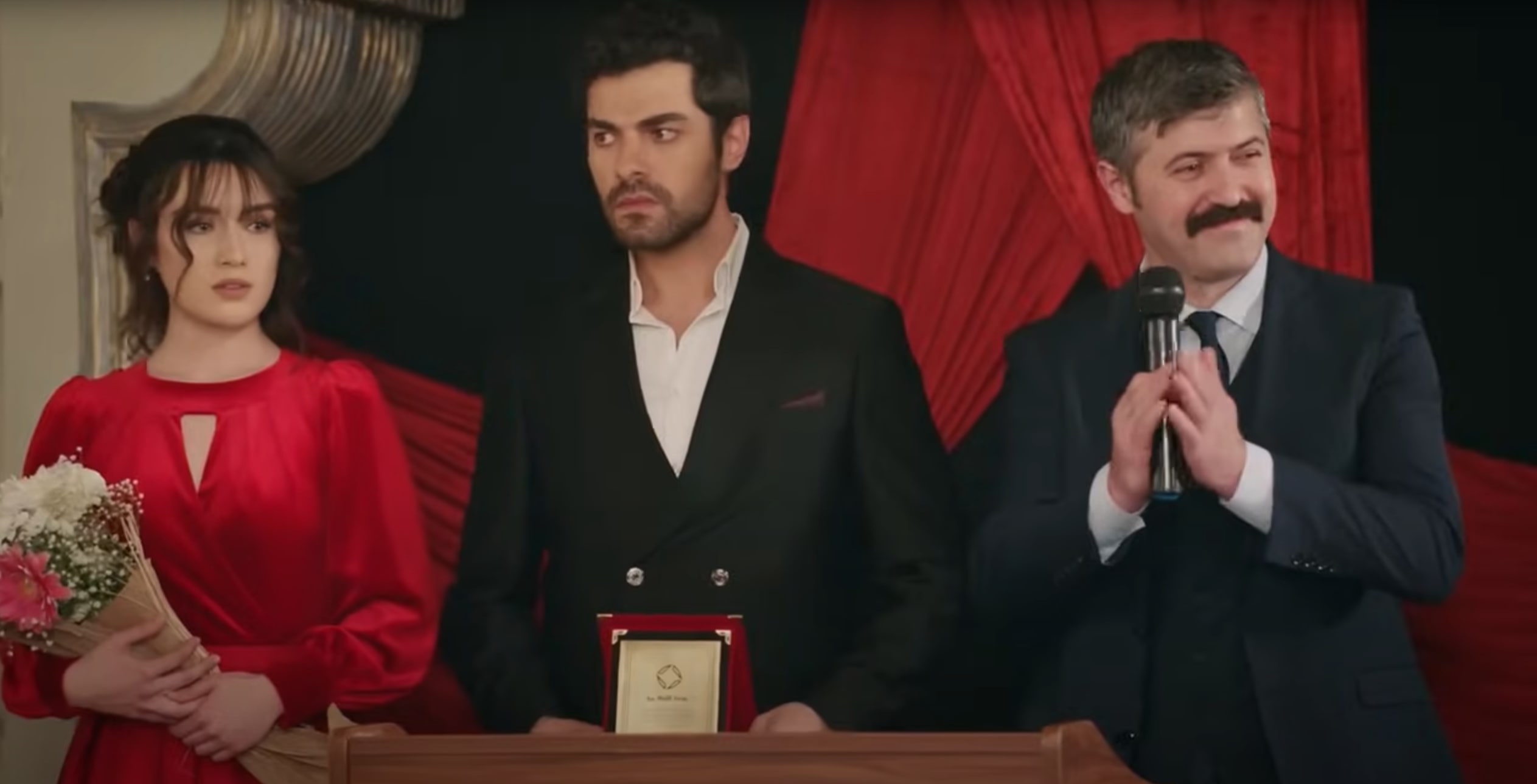 News Wichrowe wzg�rze - 54 odc. Zeynep wyrusza na bankiet z Orhanem. Streszczenie 54 i 55 odc. 