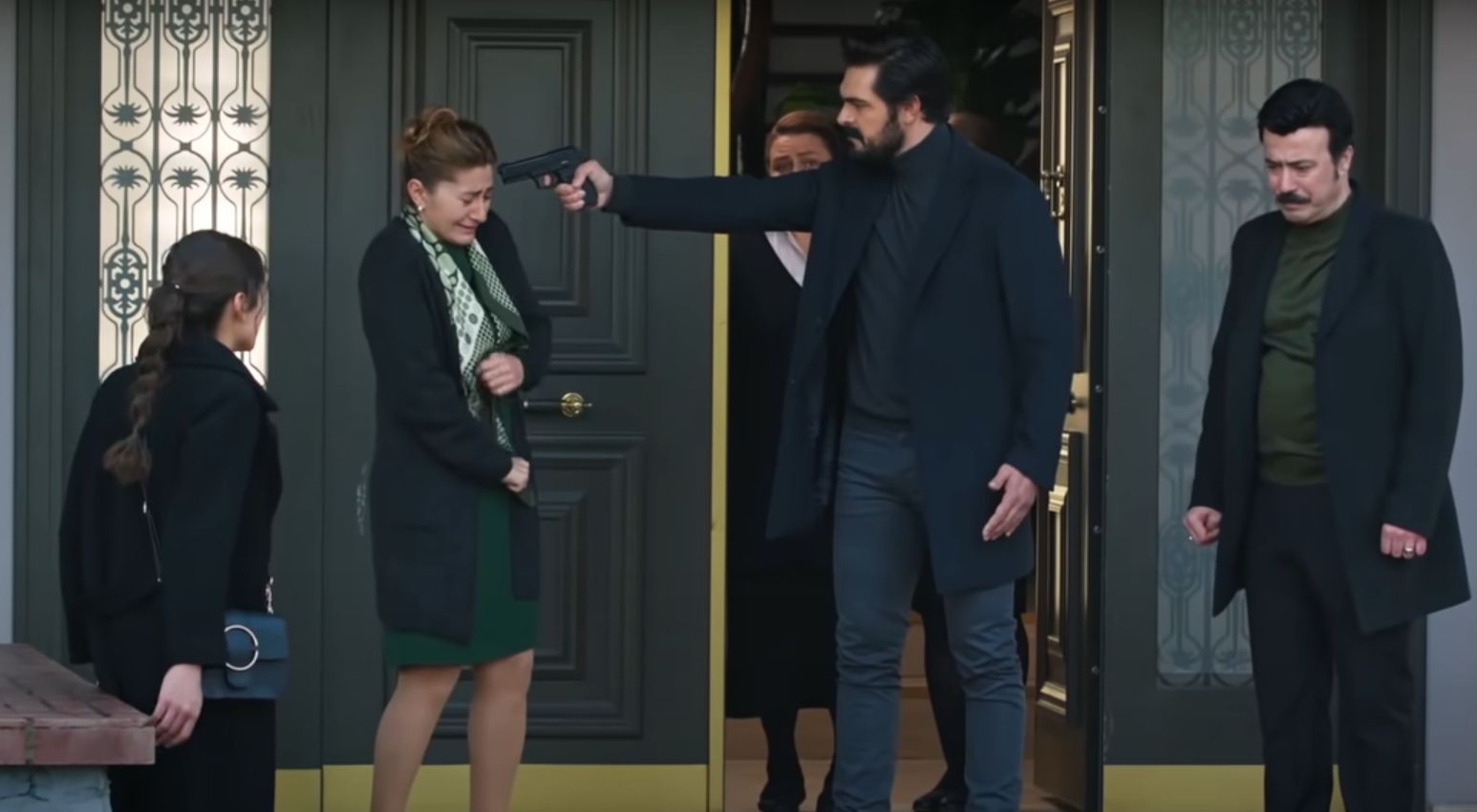 News Dziedzictwo - Yaman stanie si� celem w�asnej matki? Kobieta chce go zamordowa�! 