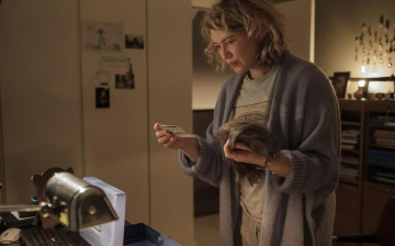 News Gloria - 4 i 5 odcinek. Niedaleko stawu, gdzie znaleziono zw�oki, policja odnajduje rewolwer. Streszczenie odcink�w. 