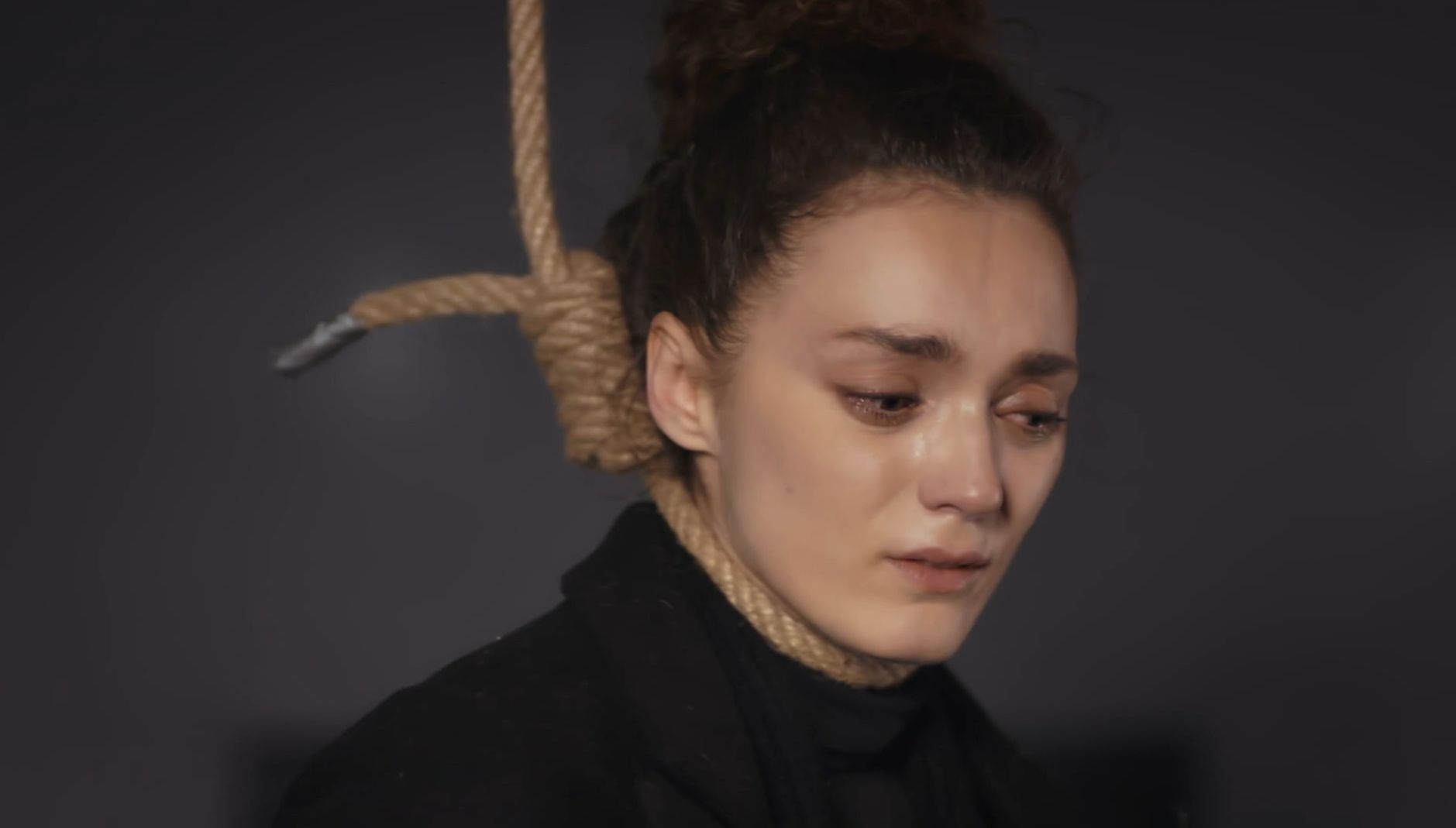 News Dziedzictwo odc. 653 i 654 streszczenie: Yaman ratuje Nan� z r�k Idrisa. Ferit wyrusza na pomoc uwi�zionej parze