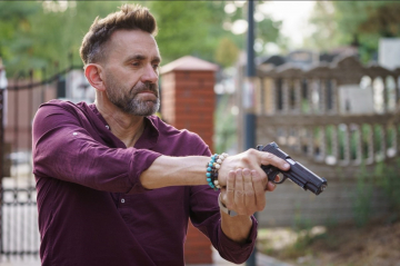 News Gliniarze: odc. 885: Zab�jstwo jubilera i przemyt kamieni szlachetnych. Streszczenie 885 i 886 odc.