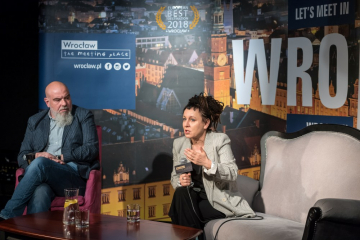 News Olga Tokarczuk zak�ada fundacj�. W radzie A. Holland i I. Grin